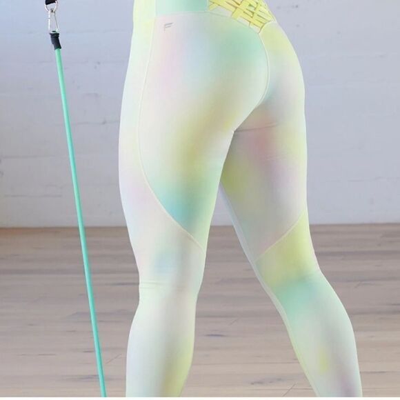 Fabletics Boost 7/8 Legging Blur Lemon Creme NEW FLAWS - Picture 12 of 13